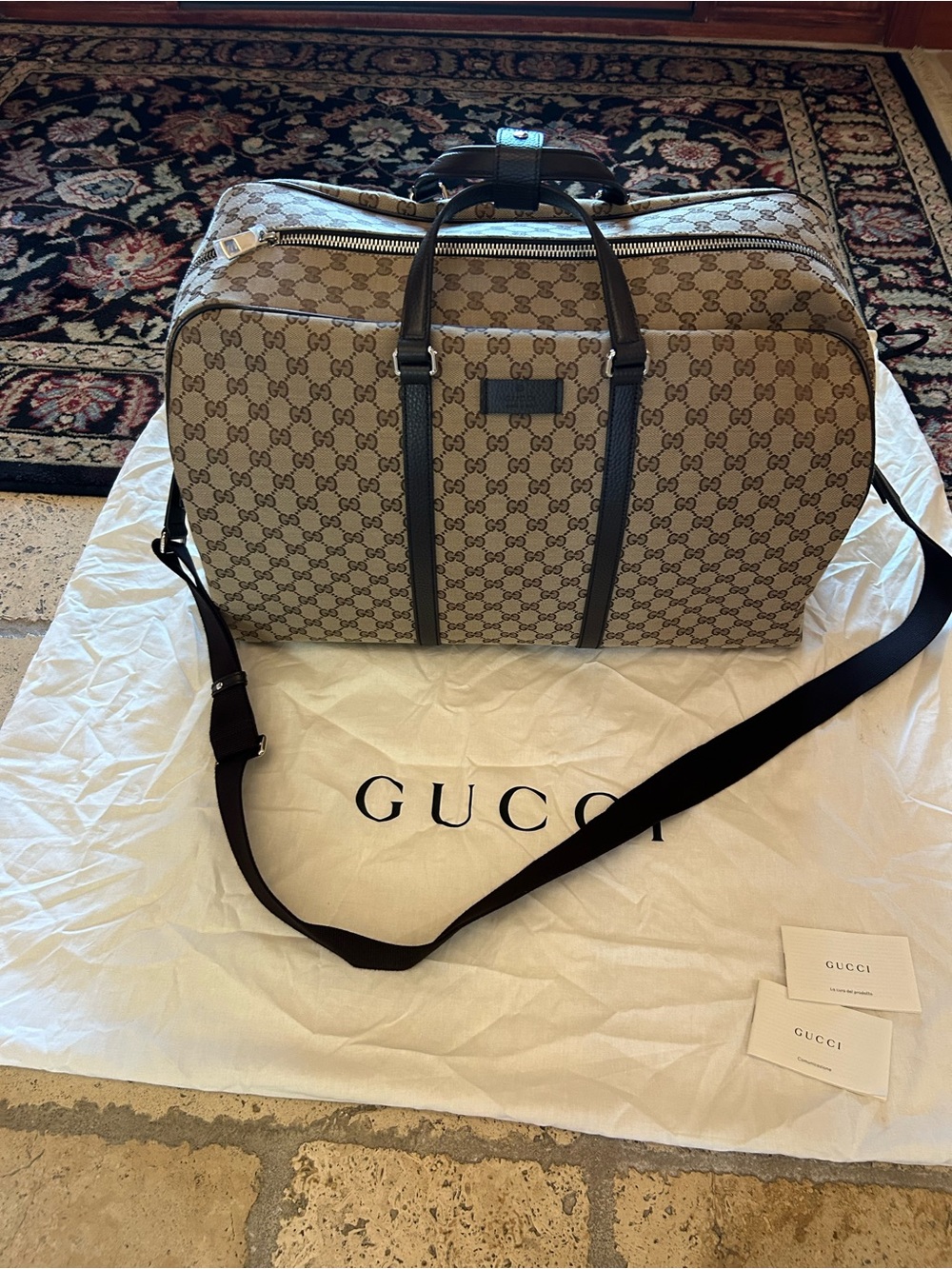 Unisex Gucci Beige GG Supreme Canvas Weekender with Dark Brown Trim made Italy